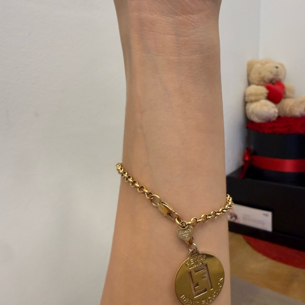 Fendi
Fendi FF Identification Gold Tone Charm
Bracelet - Picture 5 of 7